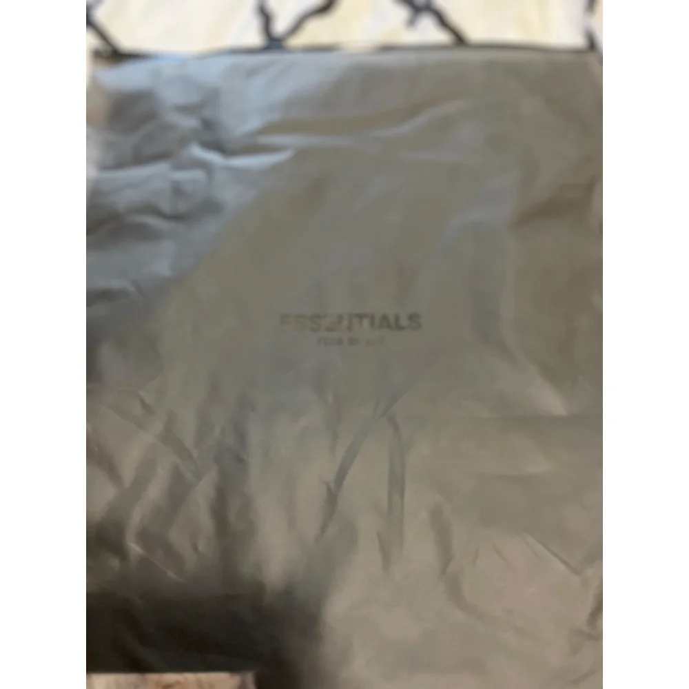 NWT Men's Fear of God Essentials T-Shirt Medium or Large Black V-Neck - Picture 7 of 8